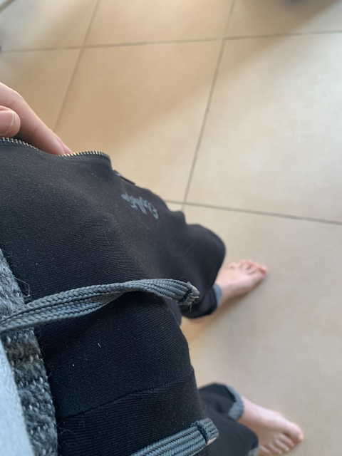 Header of airportworker