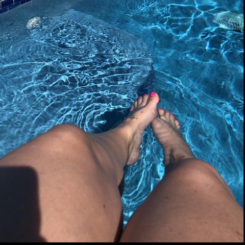 Header of allie.whit