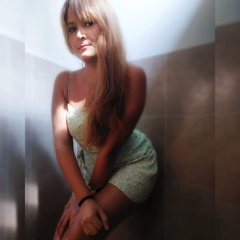 Header of andreaturcios