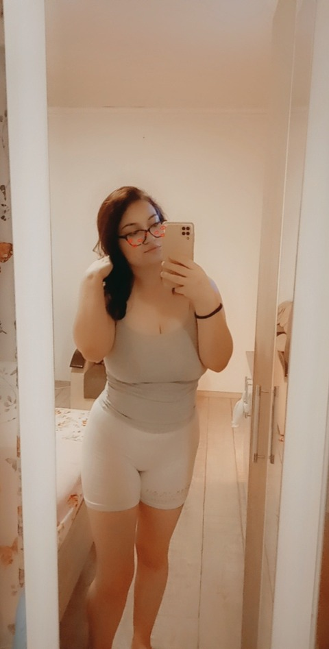 Header of andreea_sexy