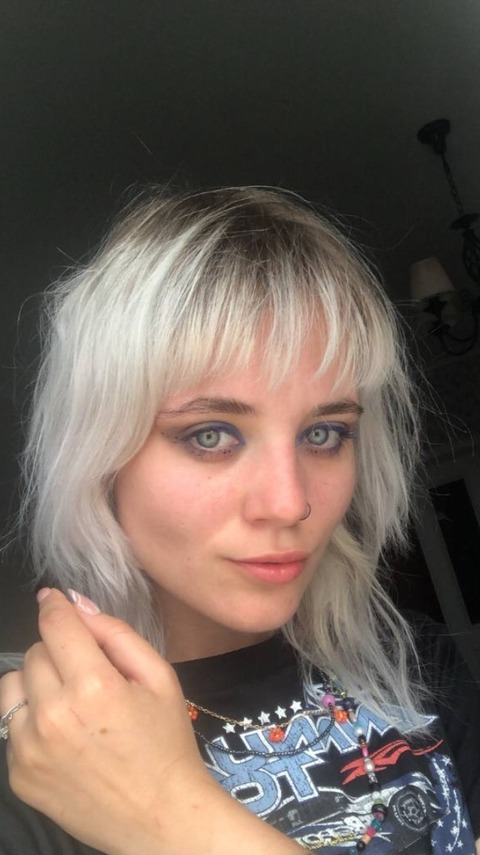 Header of angela_bong