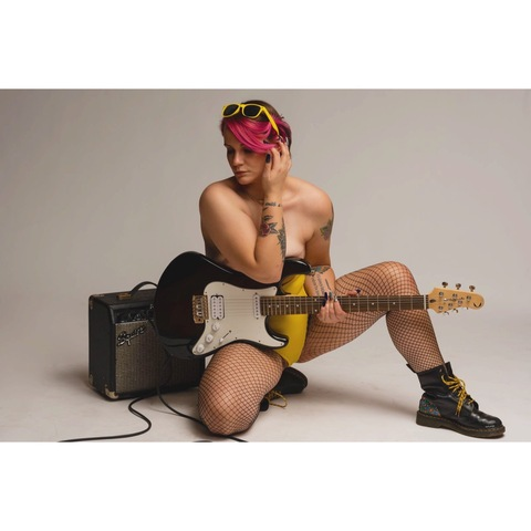 Header of annasunniee