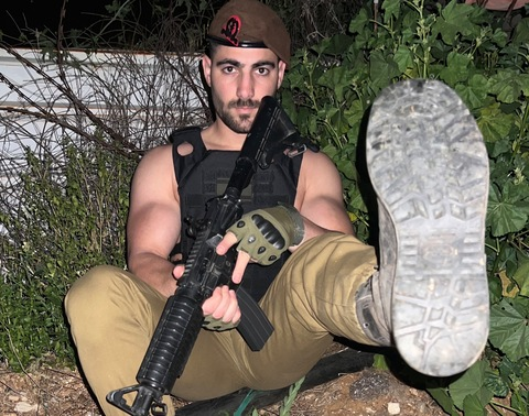 Header of bicepsking