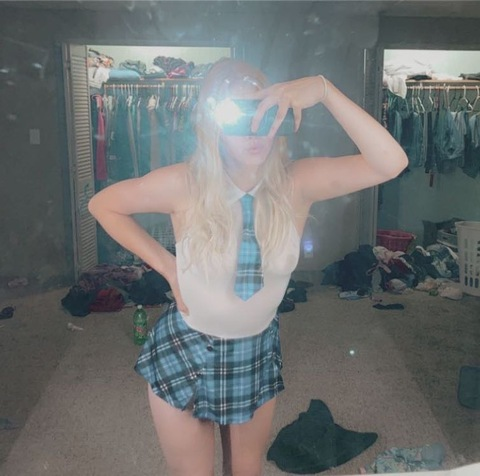 Header of blonde_bunny420