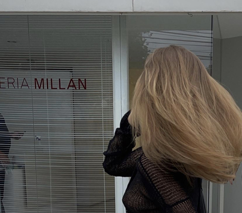 Header of bonnetbonnet