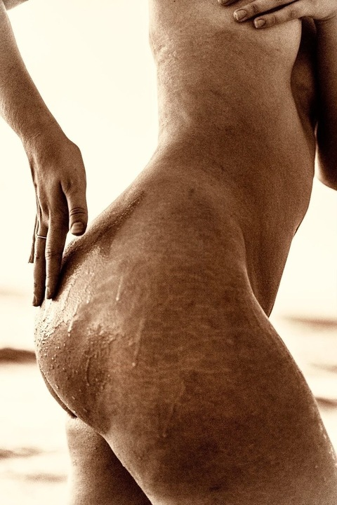 Header of bootylicious_emma