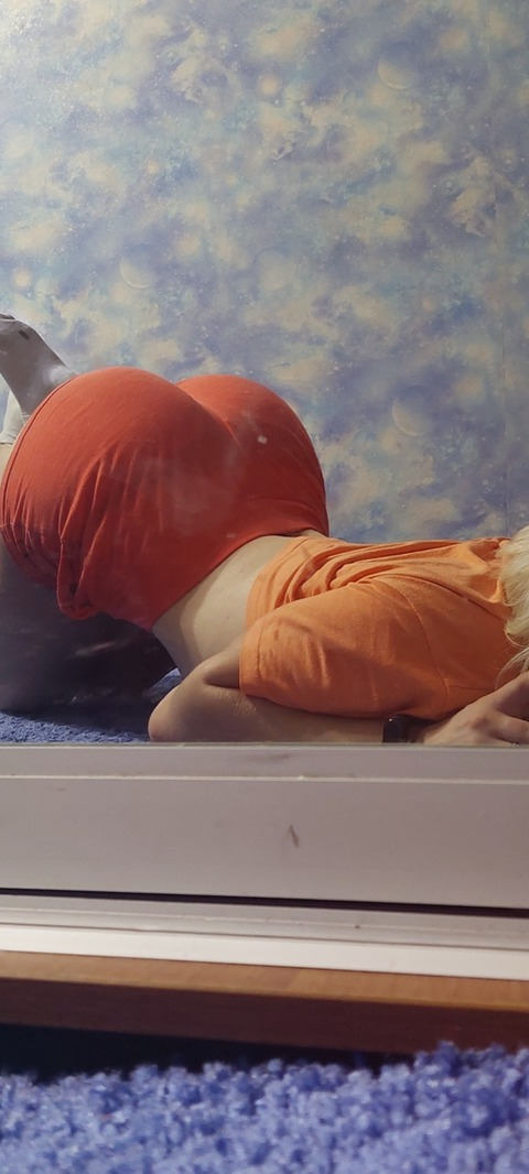 Header of bustyhelen