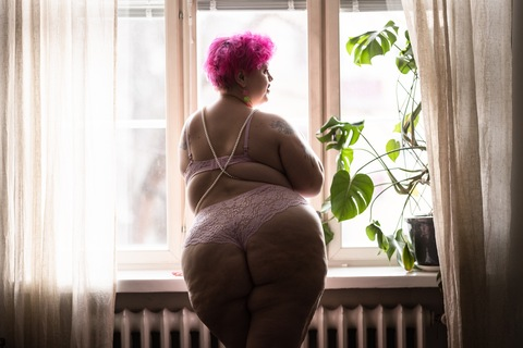 Header of curvyglitter