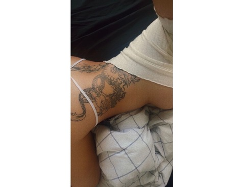 Header of elisaathebaddie