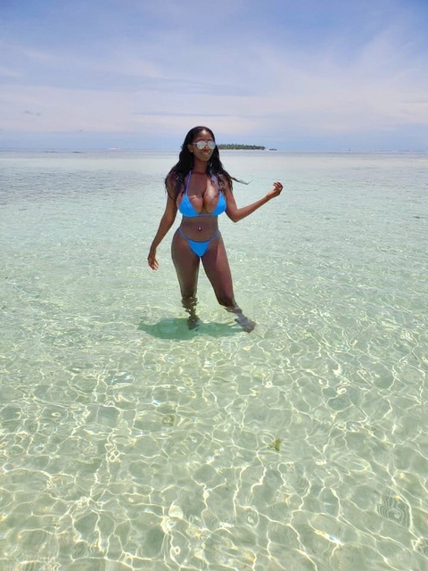 ellietheempress onlyfans leaked picture 1