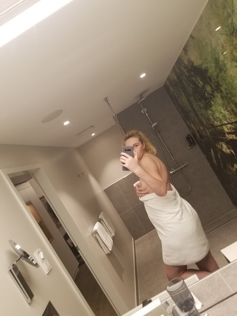 Header of emy.blonda