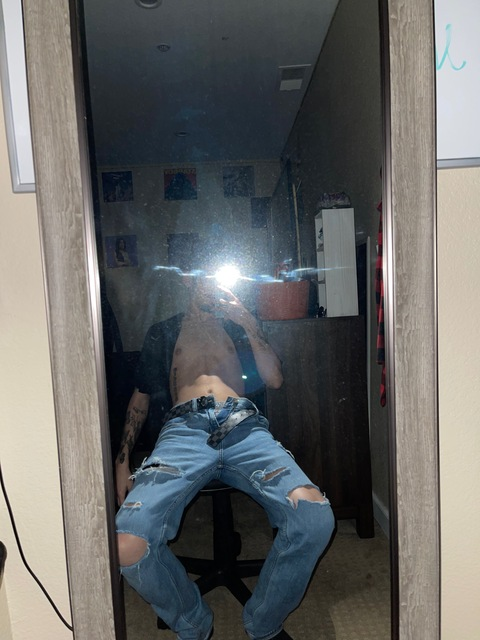 Header of famousnick1