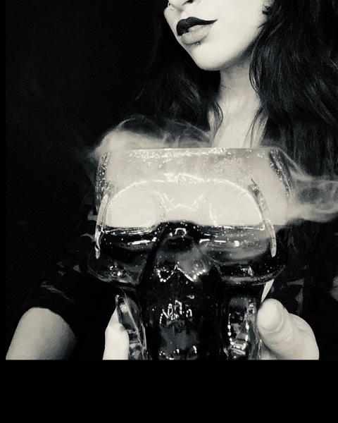 Header of foxywolf365