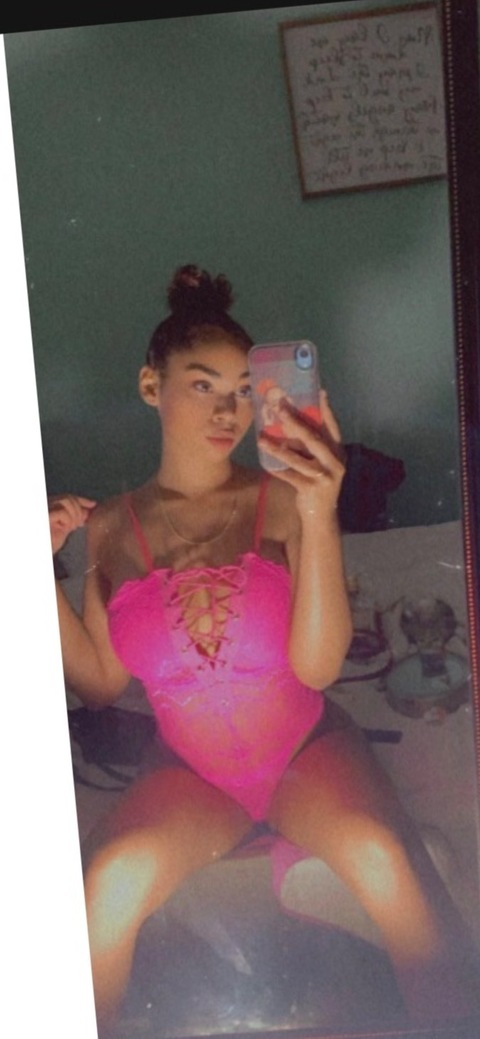 Header of goldeengoddess