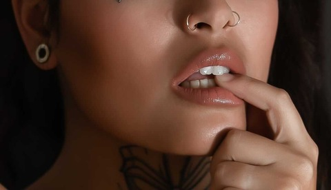 Header of golden_gal808