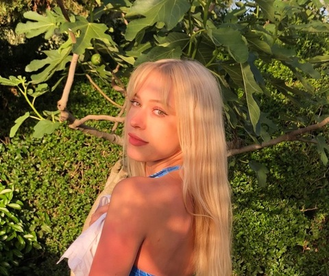 Header of goodhelena