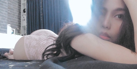 Header of goooooodgirl