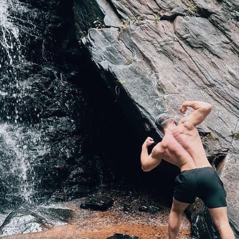 Header of hardpounding