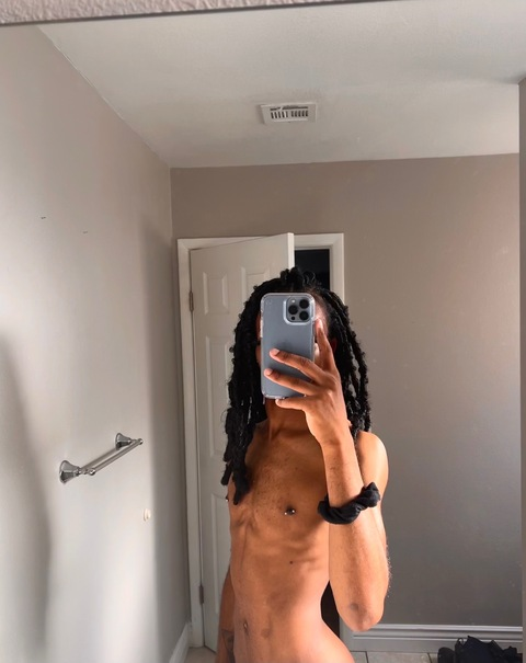 Header of heyyitsstorm