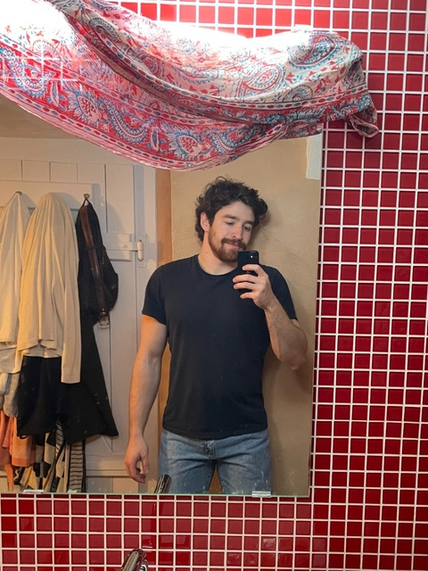 Header of holenextdoor