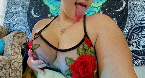 Header of honeyybabe999