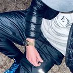 Onlyfans leak hungtrackielad 

 profile picture