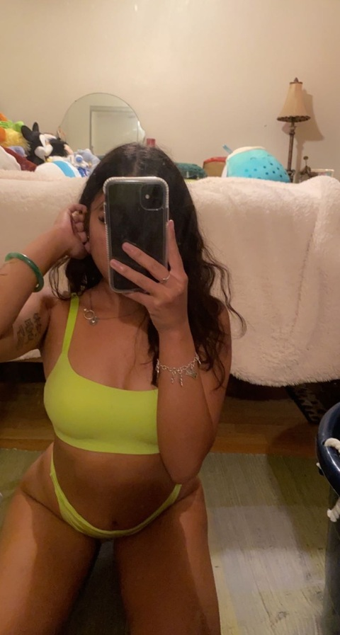 Header of hustlinghottiess