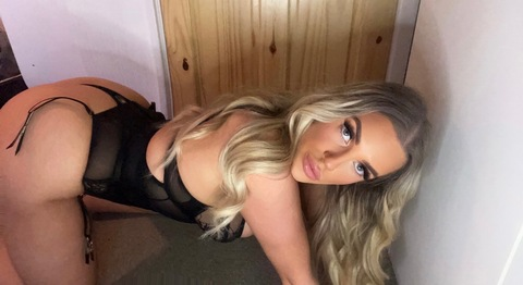 Header of itskellyanne