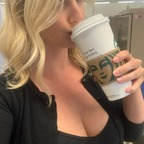 Free access to (@itsthemidwesthousewife) Leak OnlyFans 

 profile picture