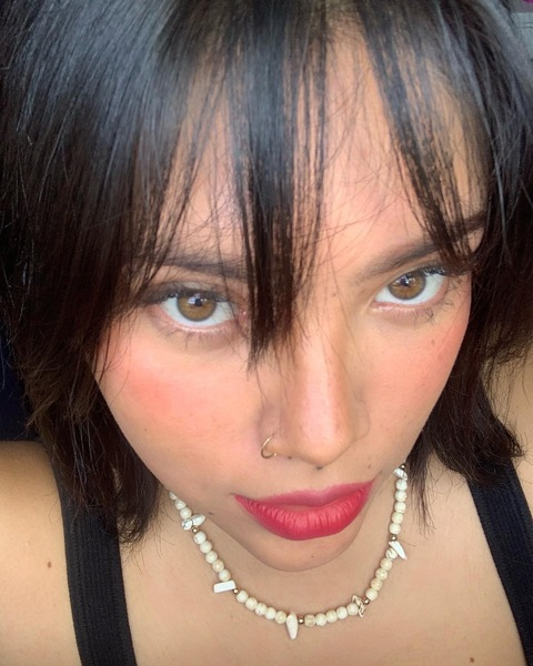 Header of karinababyyyyy