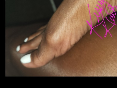 Header of kissyklaws