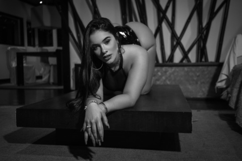 Header of latinqueenxo