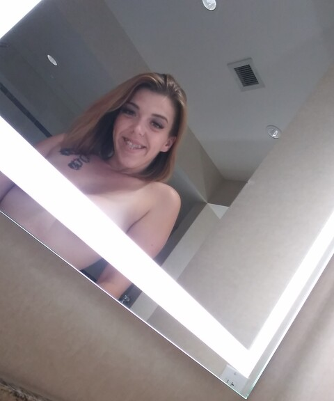 Header of laylahr0se