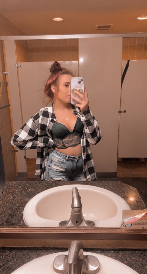 Header of leighanna.corter