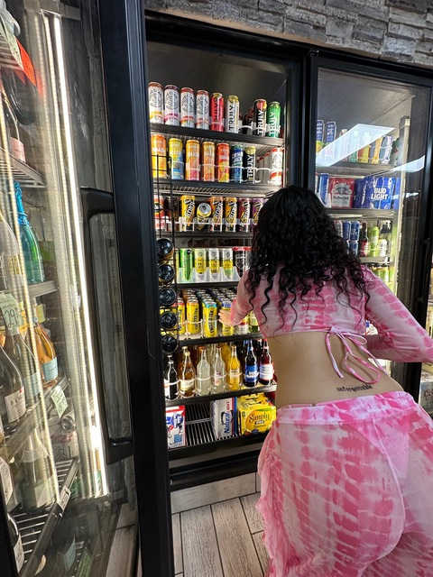 Header of leslyvega222