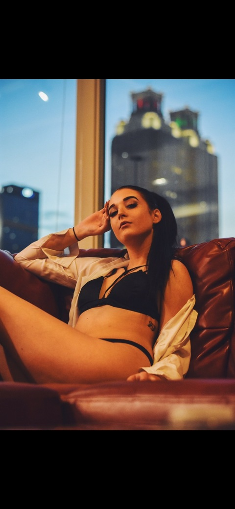 Header of lexyloveofficial