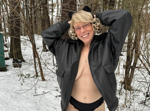 Header of lisa_onthe_weekend_free