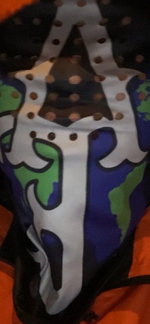 Header of louieknows