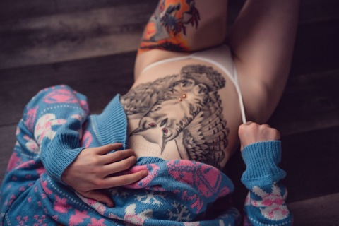 Header of lovelylizfree