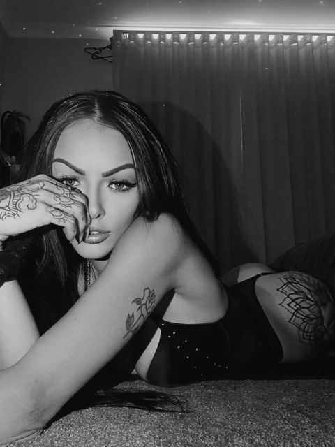 Header of lucifers_baby_girl66