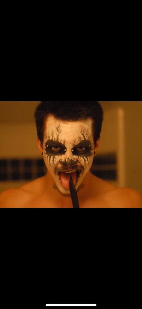 Header of lucifershadinger