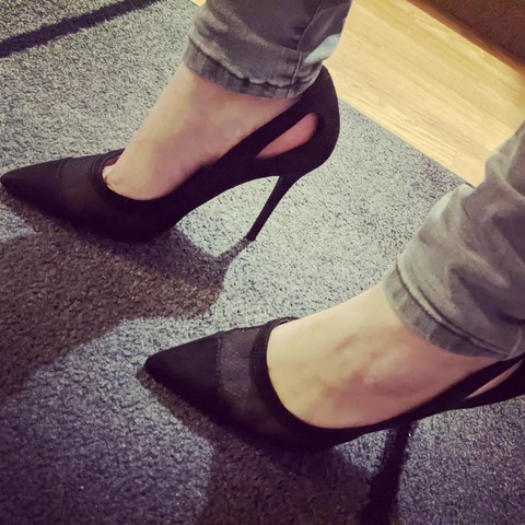 Header of lucylongtoes