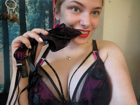 Header of manicpixiedreamdomme