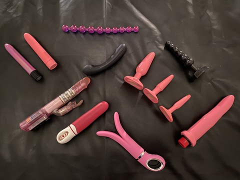 Header of masked_pleasure