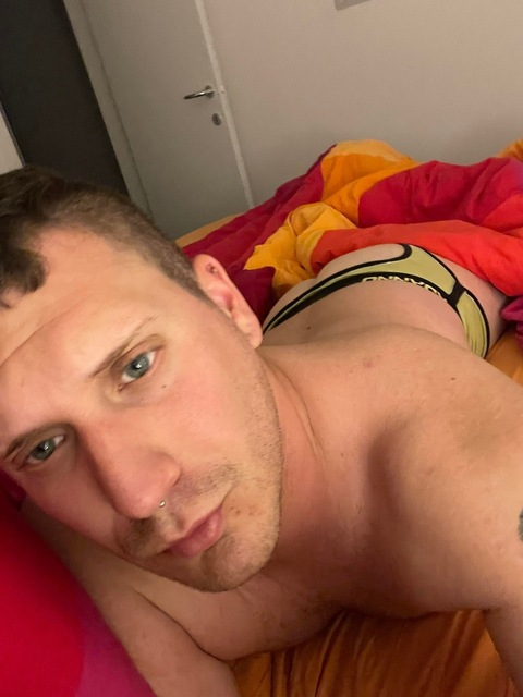 Header of miiikeeeee