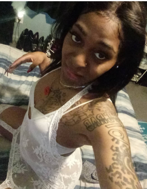 Header of mikkimonroe85