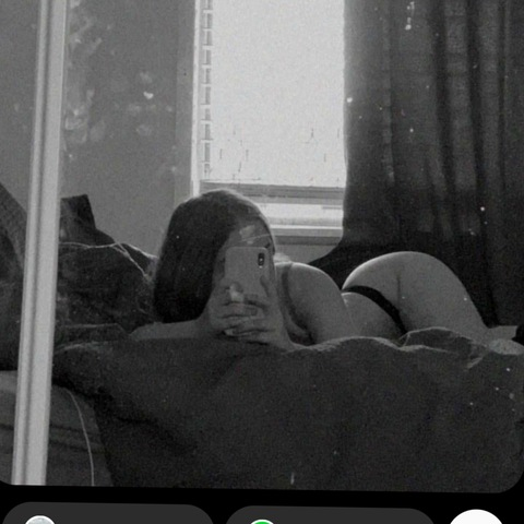 Header of mollyshae_x