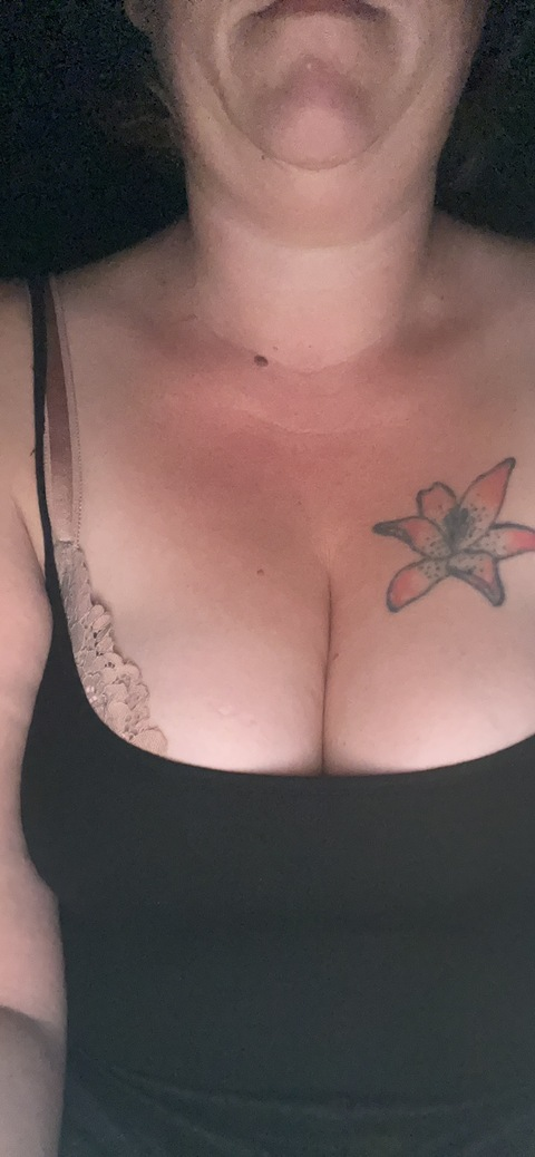 Header of mommyneedsanescape