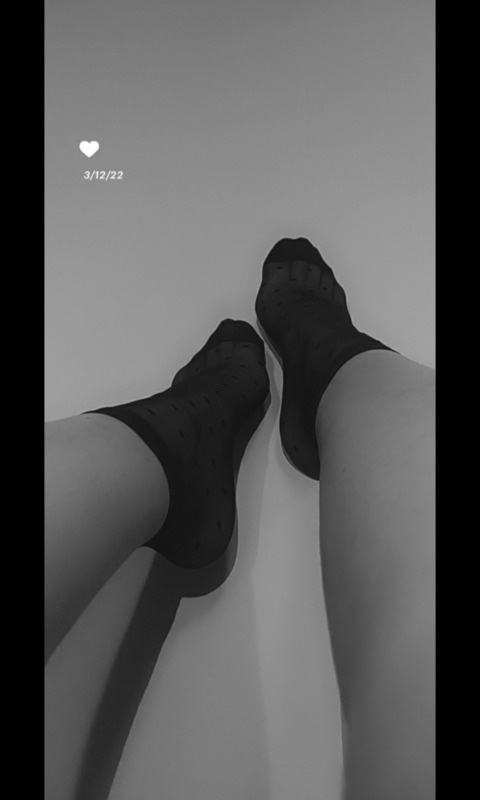 Header of nikoles_feets