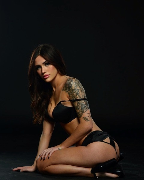 Header of officialtattedbrunette